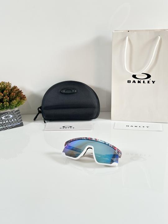 OAKLY PREMIUM SUNGLASSES