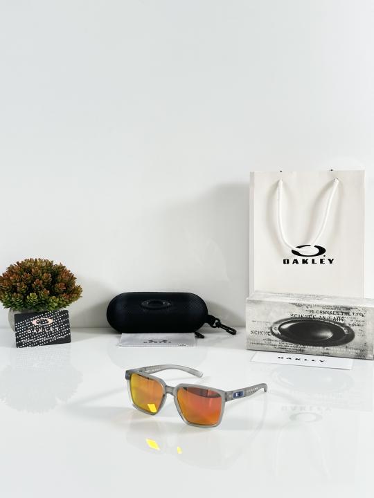 OAKLY PREMIUM SUNGLASSES