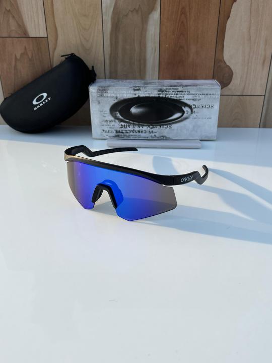 Oakley_4929_black_blue_mercury