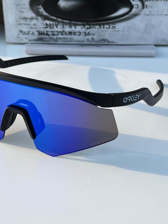 Oakley_4929_black_blue_mercury