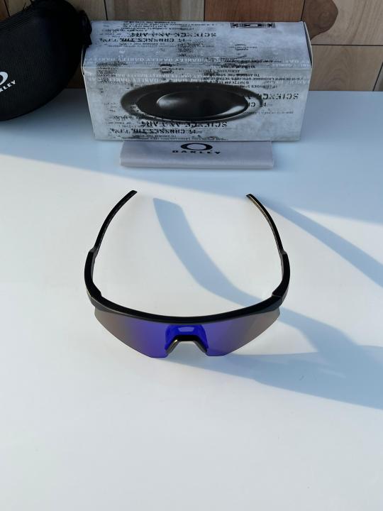 Oakley_4929_black_blue_mercury