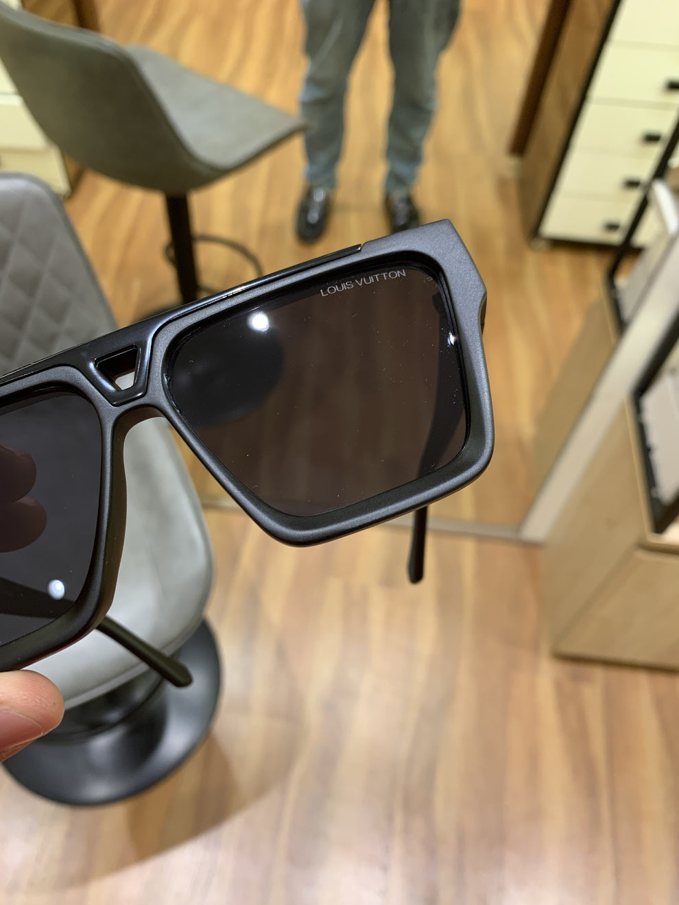LOUISS VUITTONN 1502 BLACK