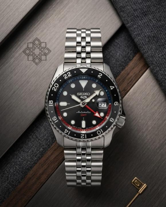 Seikoo 5 Sports GMT